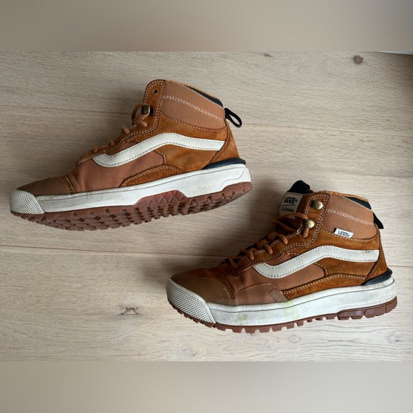 Vans Ultra Range Exo Hi Mte, size 7 mens/8.5 womens, warm, winter shoe - Picture 2 of 6